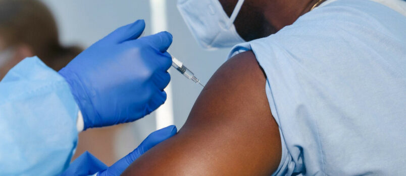 Υποχρεωτικός εμβολιασμός εργαζομένων. Υποβολή ειδικών εντύπων στο ΕΡΓΑΝΗ
