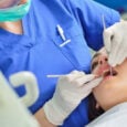 Οδοντίατροι. Σε ποιες περιπτώσεις χρειάζονται rapid test οι εμβολιασμένοι