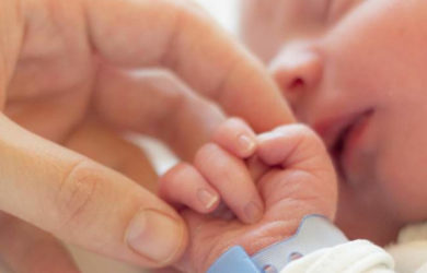 Επίδομα γέννησης 2000 ευρώ για κάθε παιδί που γεννιέται στην Ελλάδα