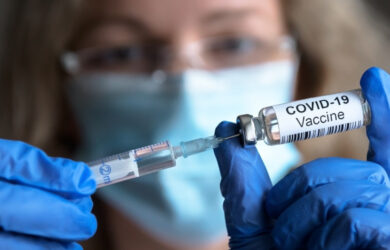 Υποχρεωτικός εμβολιασμός. Πως ελέγχονται οι εργαζόμενοι αν έχουν εμβολιαστεί