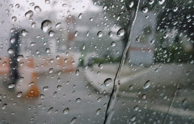Επιδείνωση καιρού με βροχές, καταιγίδες και χαμηλές θερμοκρασίες