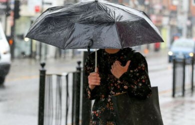 Καιρός: Βροχές, σποραδικές καταιγίδες, χιόνια στα ορεινά