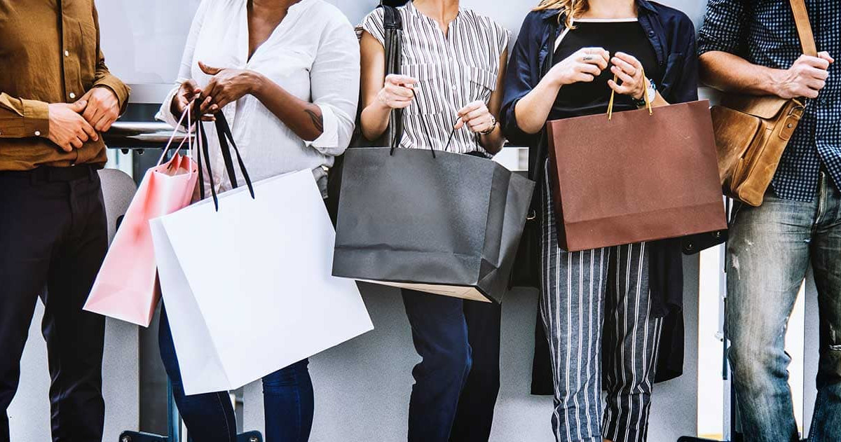 Τι πρέπει να γνωρίζουν οι καταναλωτές για τις εκπτώσεις και τις προσφορές