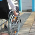 Πότε πληρώνονται 200 ευρώ σε ΑμεΑ