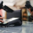 Υποχρεωτική αποδοχή από τους επαγγελματίες πληρωμών με IRIS