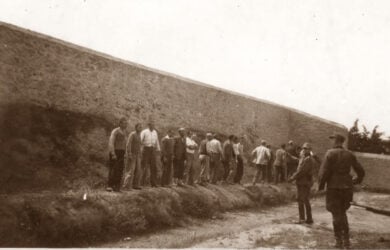 Χαρακτηρισμός ως μνημείου των φωτογραφιών της εκτέλεσης των 200 κομμουνιστών πατριωτών στην Καισαριανή, την Πρωτομαγιά του 1944